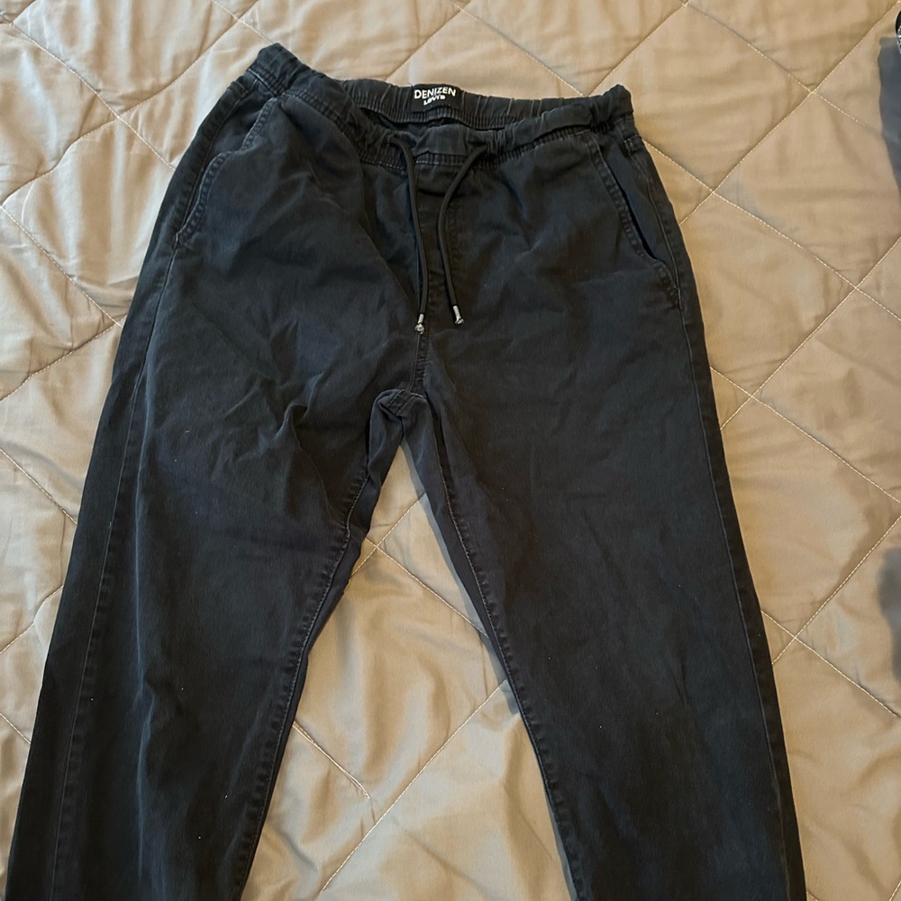 Men’s black joggers